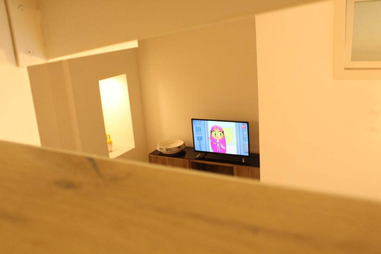 Erma-Mare Apartment Полиняно а Маре Екстериор снимка