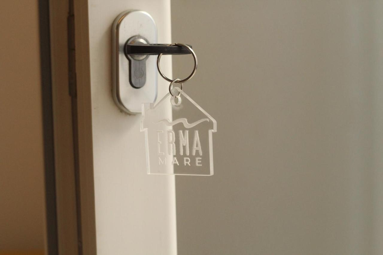 Erma-Mare Apartment Полиняно а Маре Екстериор снимка
